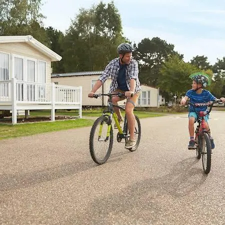 Spacious Caravan - Thorpe Park Cleethorpes Humberston Exterior photo