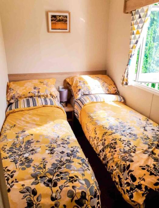Spacious Caravan - Thorpe Park Cleethorpes Holiday home