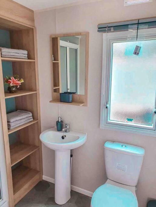 Spacious Caravan - Thorpe Park Cleethorpes Holiday home Humberston