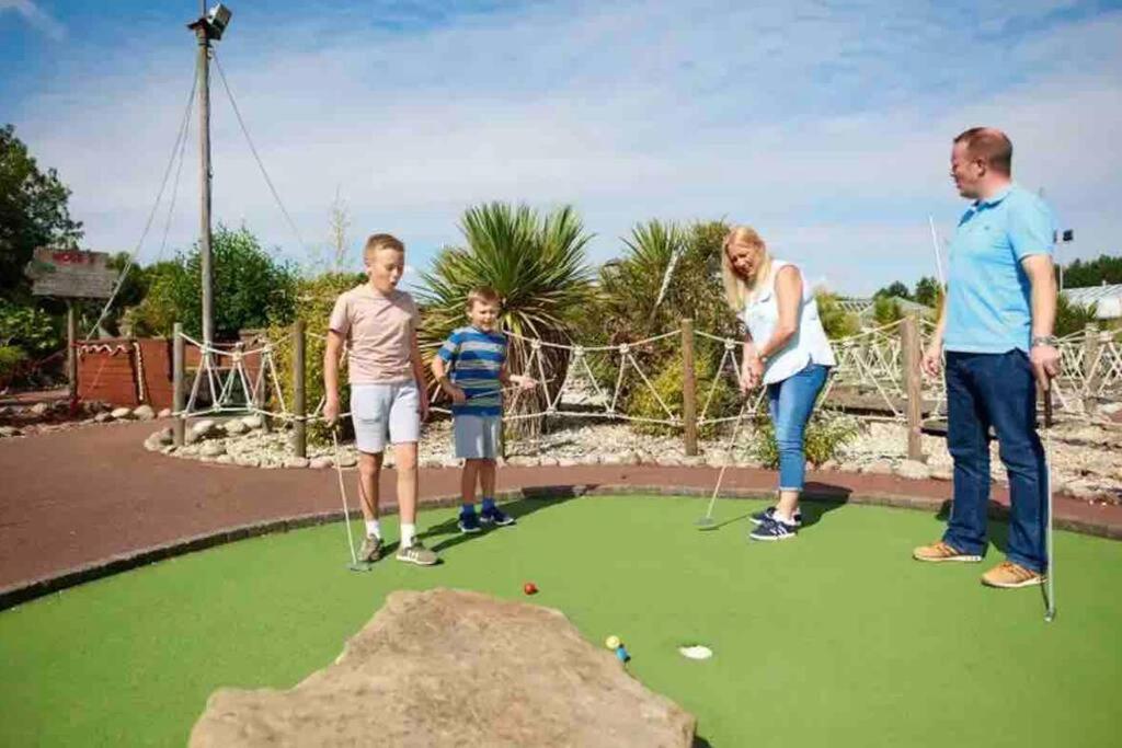 Spacious Caravan - Thorpe Park Cleethorpes Holiday home Humberston